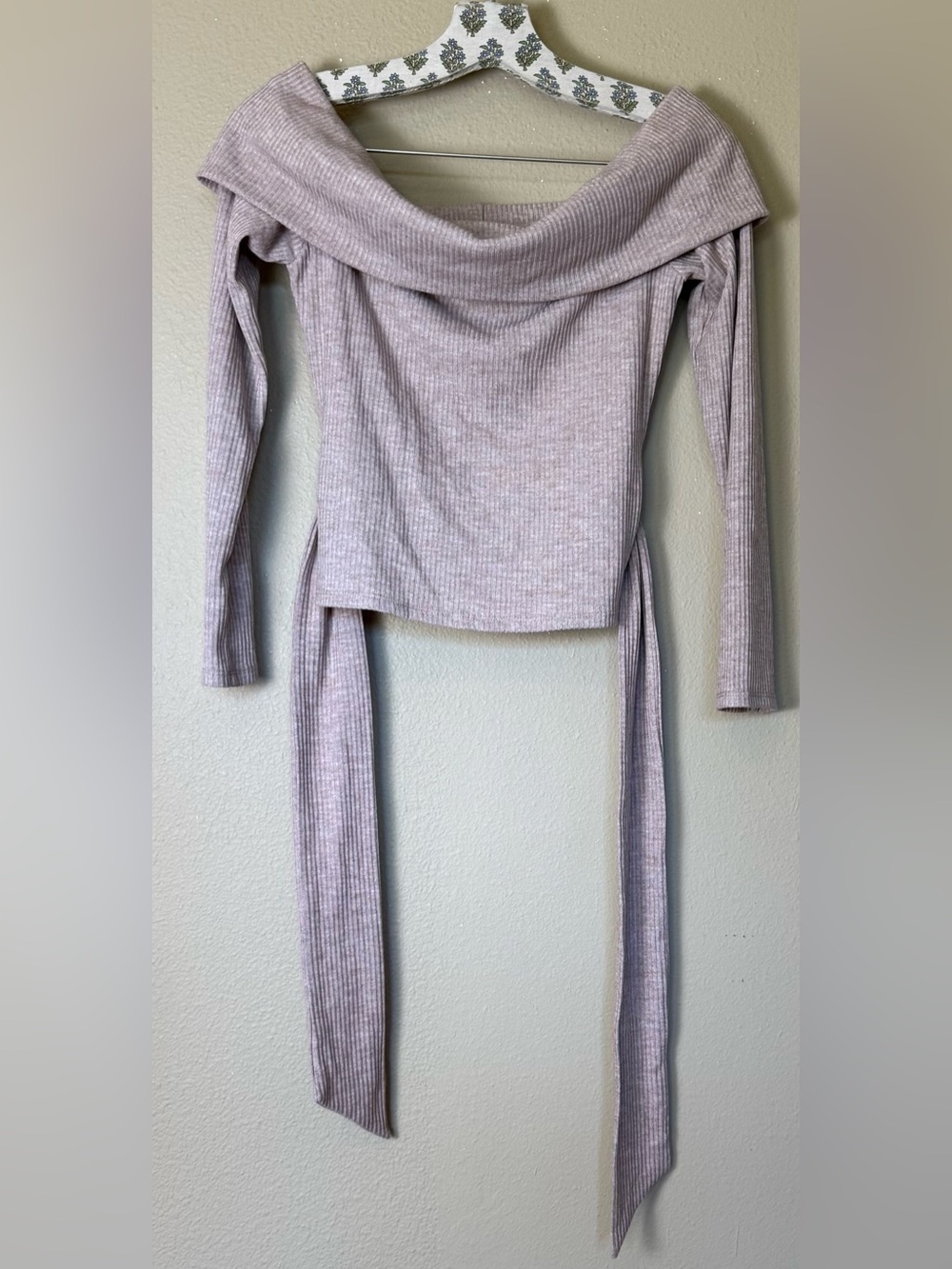 Lovers + Friends Blush Ribbed Off-the-Shoulder Tie-Waist Sweater Size Small - Picture 2 of 6